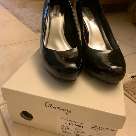 Black pumps - Picture 3 of 4